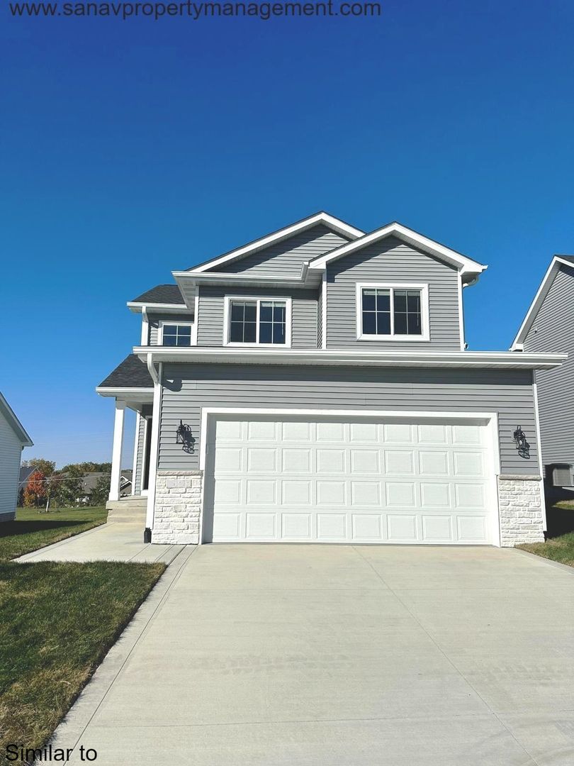 Waukee House: 3065 Fairfield Dr, Waukee