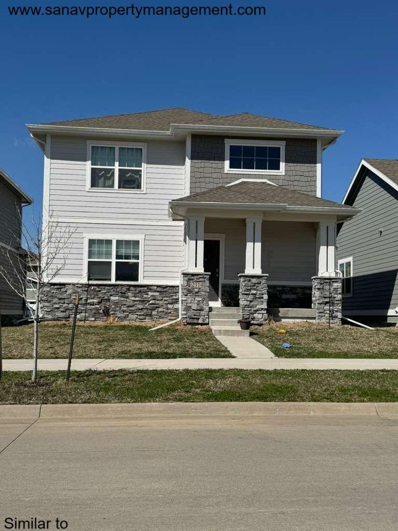 Ankeny House: 2314 SW Plaza Pkwy