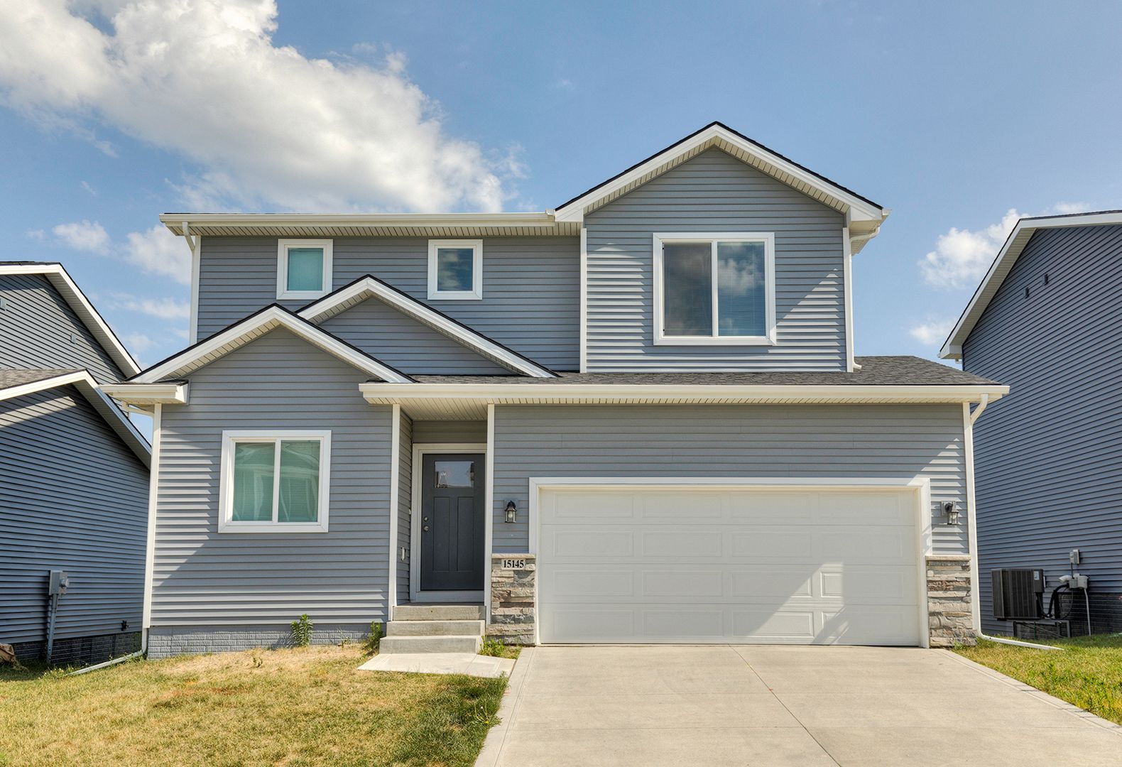 Urbandale House: 15145 Foxglove ln