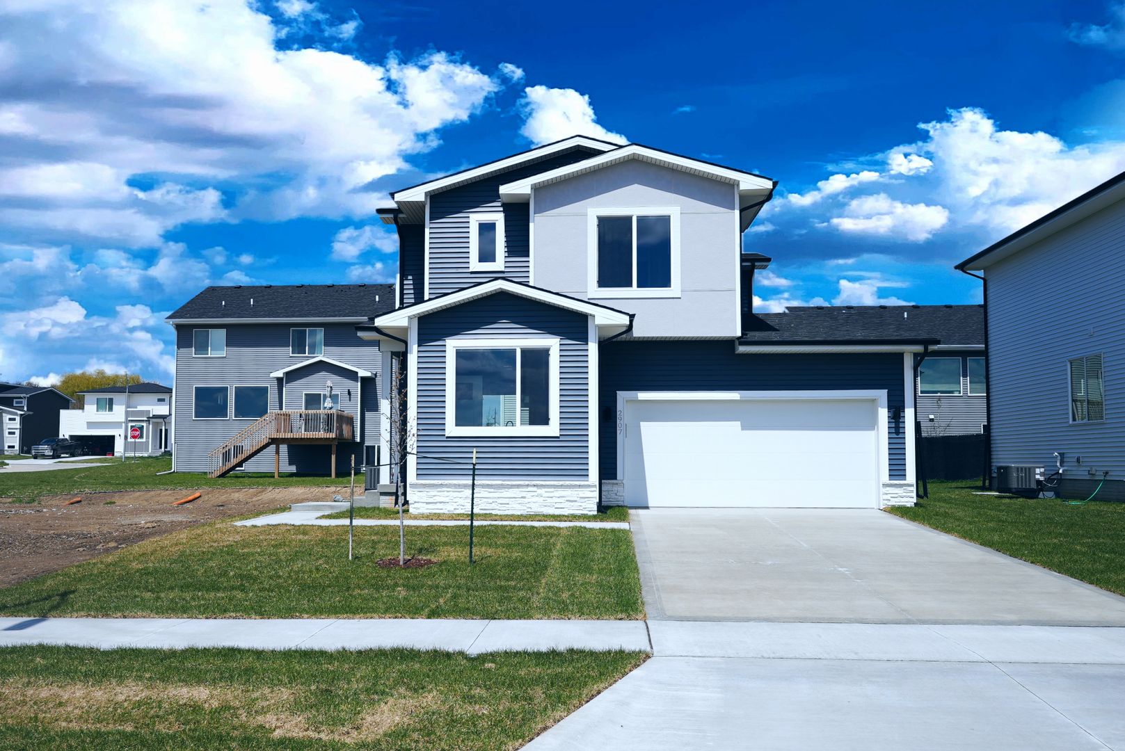 Stunning Two-Story Home available in Prime Norwalk Location!
