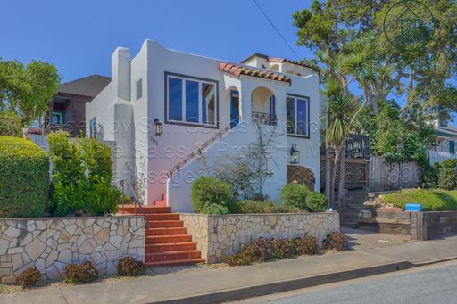 "Casita Del Mar" - Two Bedroom Spanish Style Beach Bungalow – photo 1