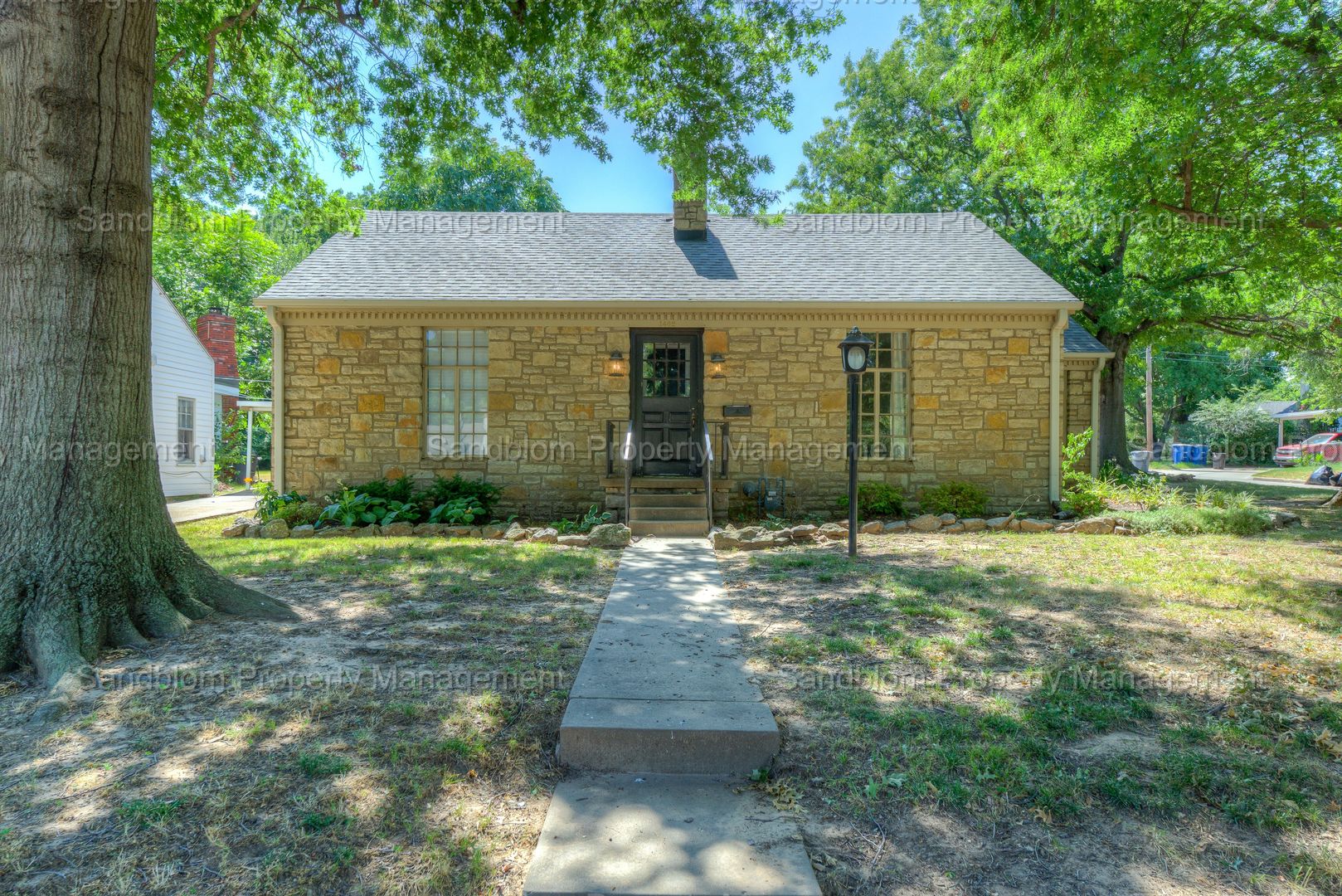 Tulsa House: 1402 South Urbana Avenue