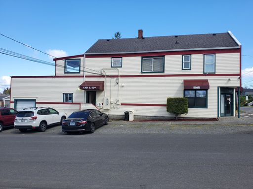 1 bdrm, 1 bath, free shared laundry $1350 – photo 1