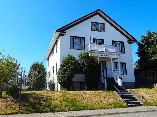 Charming studio apartment in North Tacoma $1095 rent – photo 1