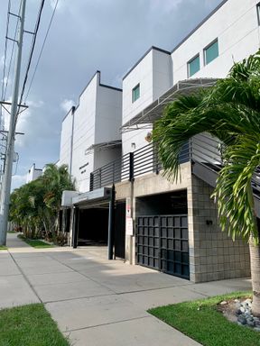 2/2.5 Industrial Style 3 Level Loft at MacDill Landings! – photo 1