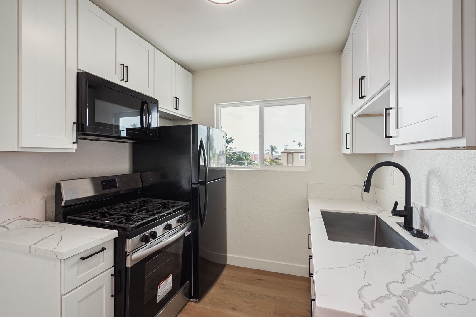 Imperial Beach Apartment: 759-761 Calla Ave