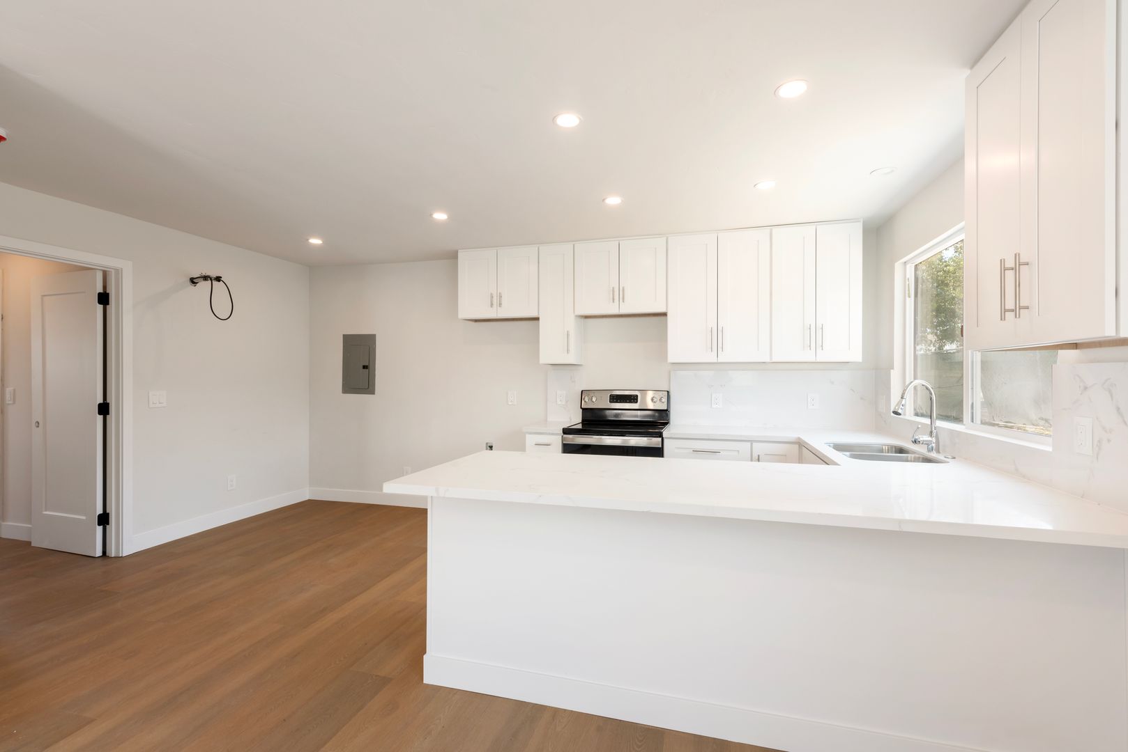 San Diego Apartment: 6327-1/2 Brooklyn Ave