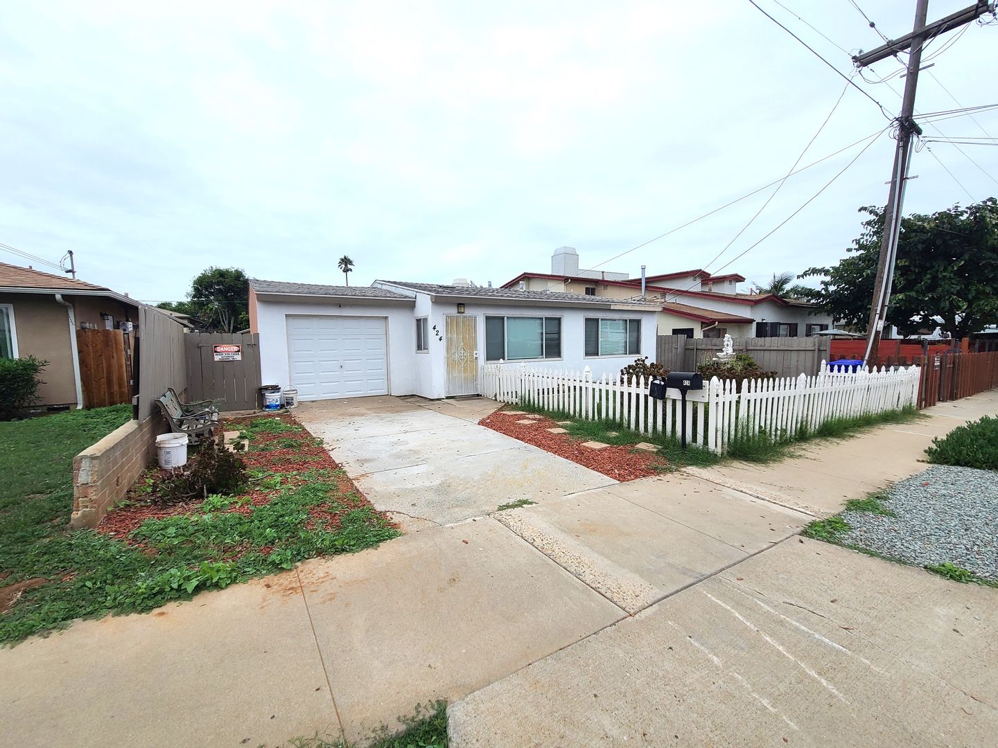 Imperial Beach Apartment: 424-426 Delaware St