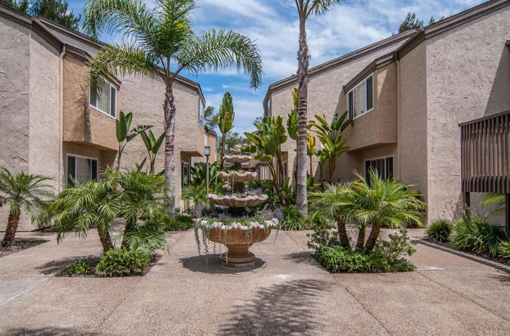 San Diego House: 8503 Villa La Jolla Drive #C