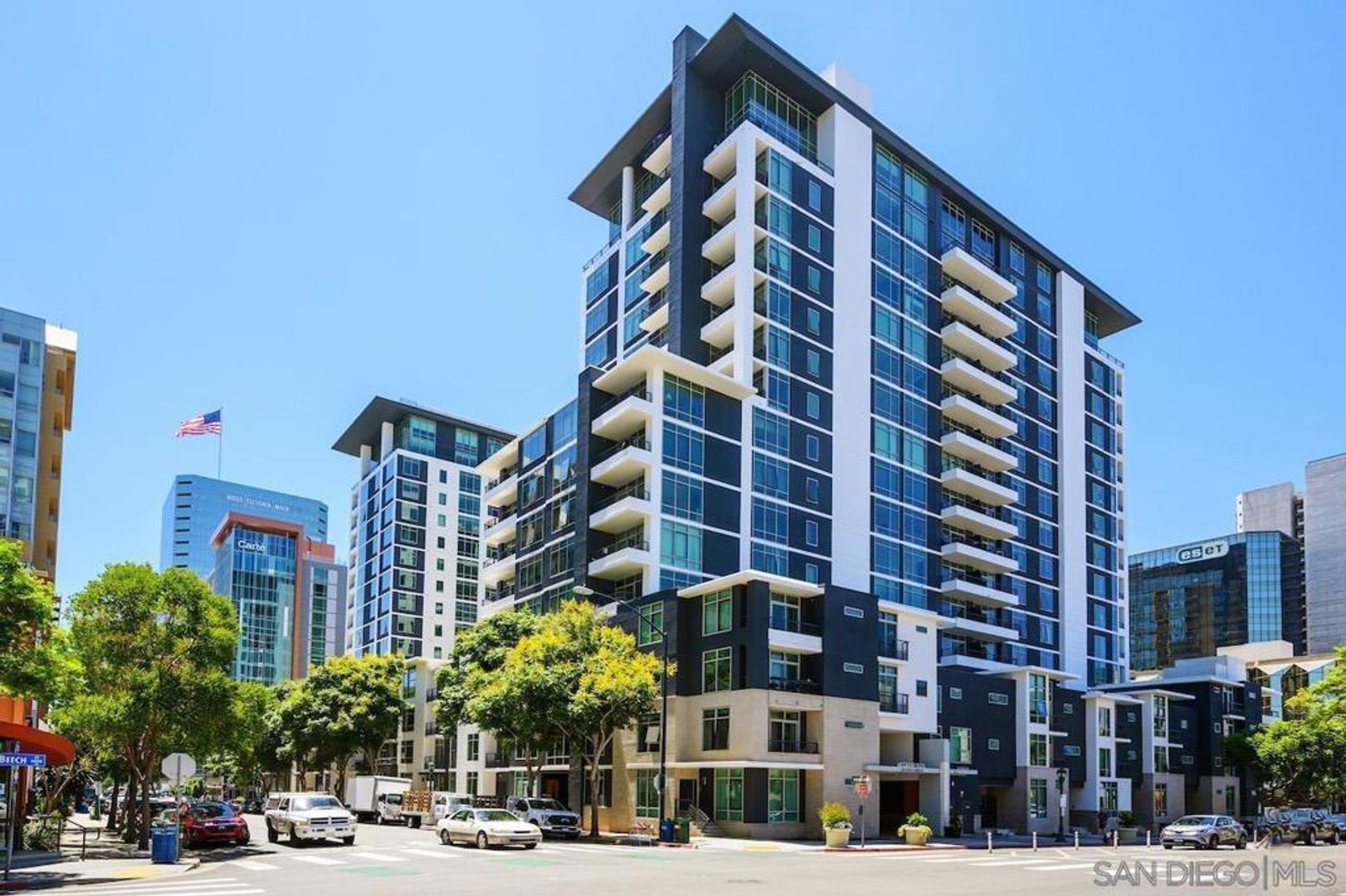 San Diego House: 425 W Beech #953