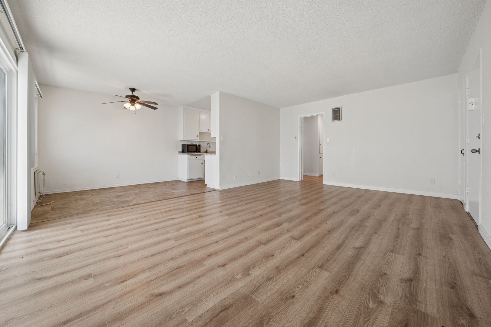 Northridge Apartment: 16900 Parthenia St