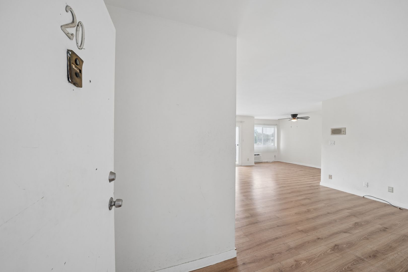 Northridge Apartment: 16900 Parthenia St