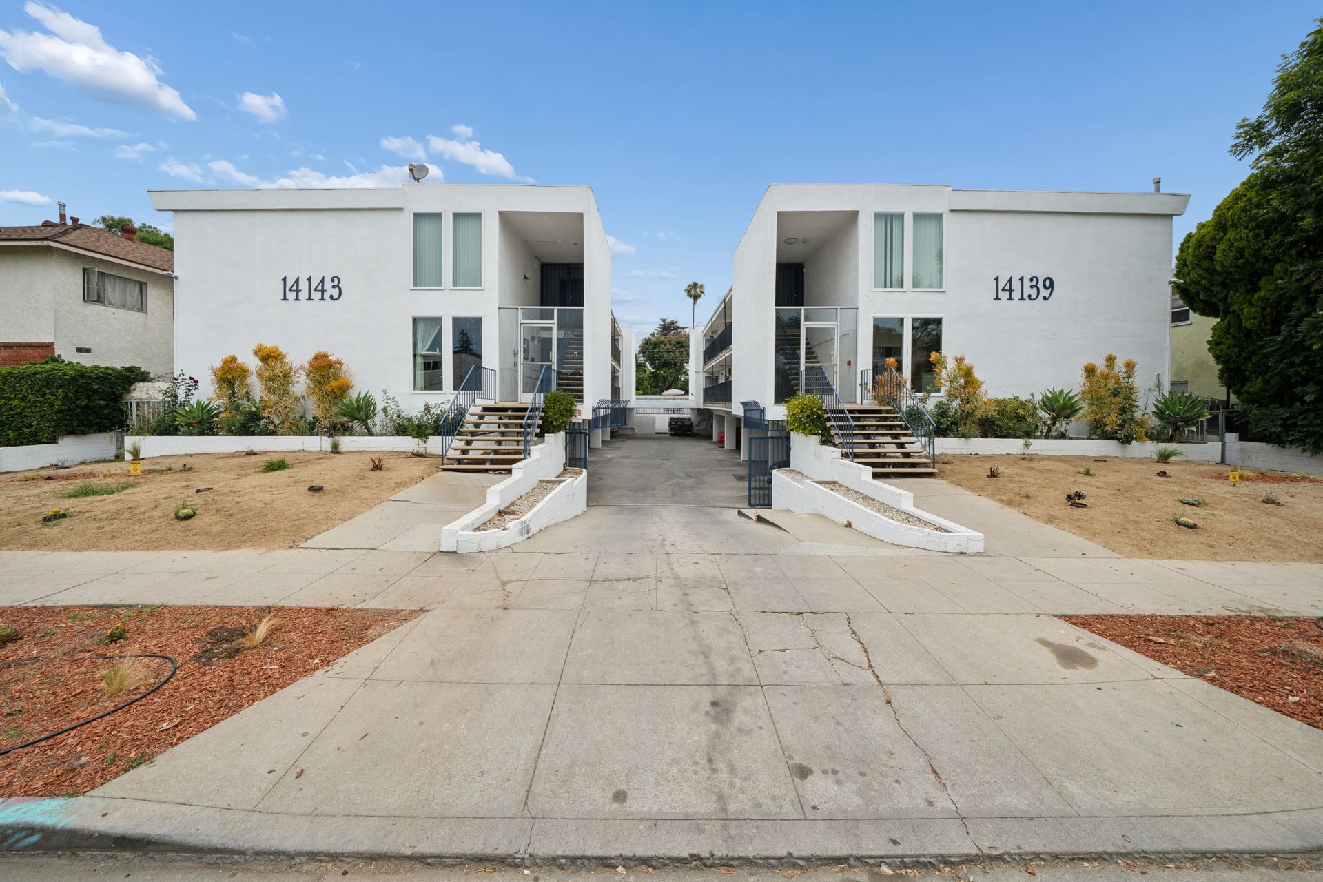 Van Nuys Apartment: 14143 Gilmore St #2
