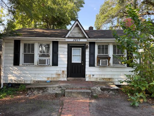 Single family 2 bedroom, 1 bathroom N Charleston house