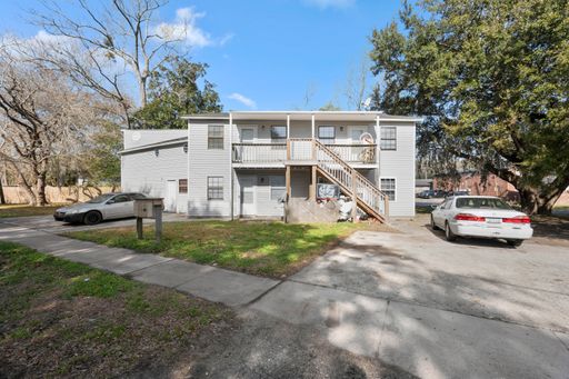 2 bedroom UPSTAIRS unit in N Charleston – photo 1