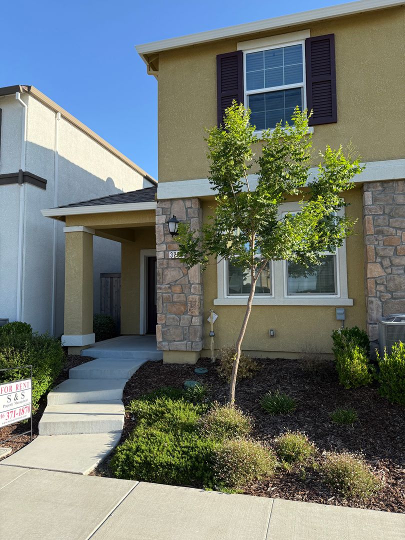 West Sacramento House: 3260 Boston Road