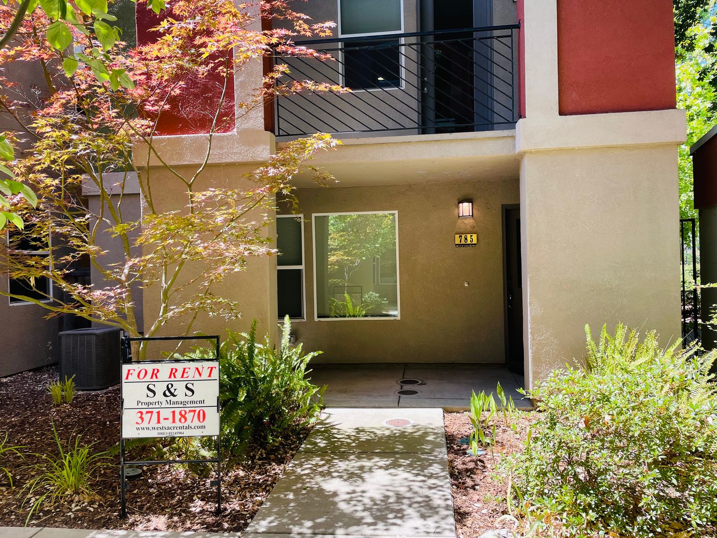 West Sacramento Condo: 785 Carbon Ct.