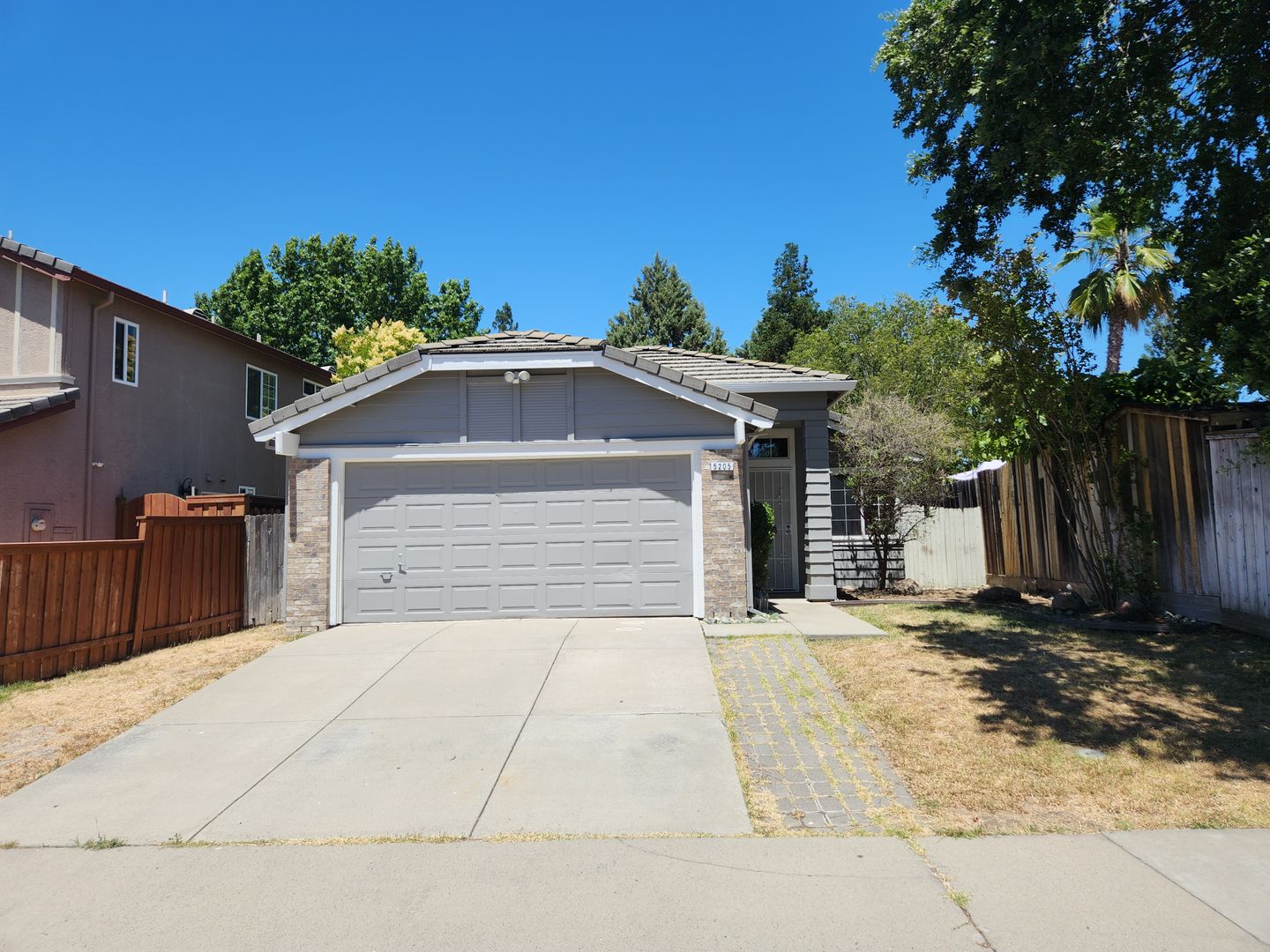 Elk Grove House: 5205 Lodestar Way