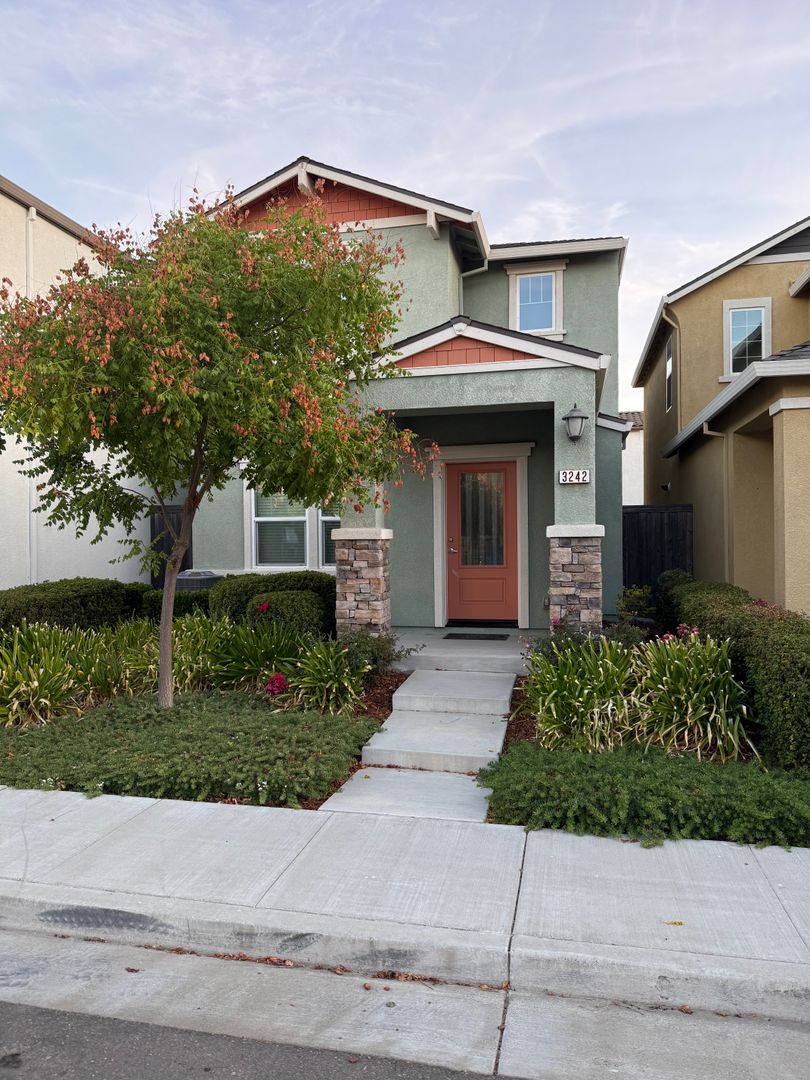 West Sacramento House: 3242 New York Road