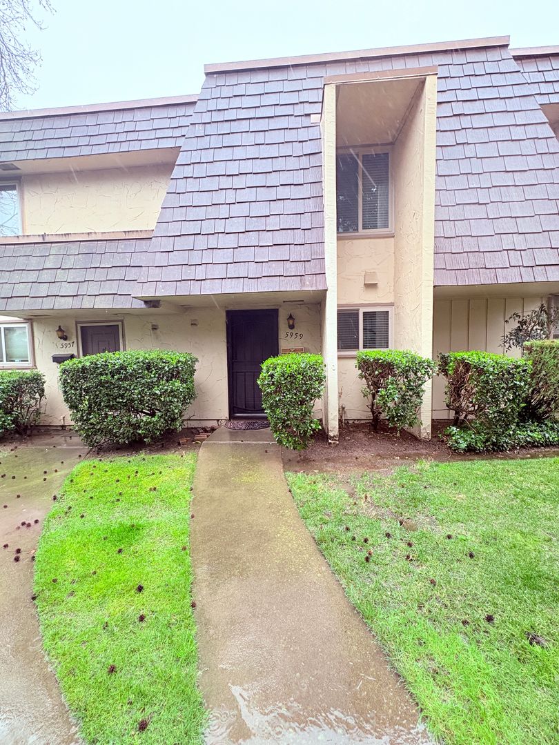 Carmichael Condo: 5959 Via Casitas