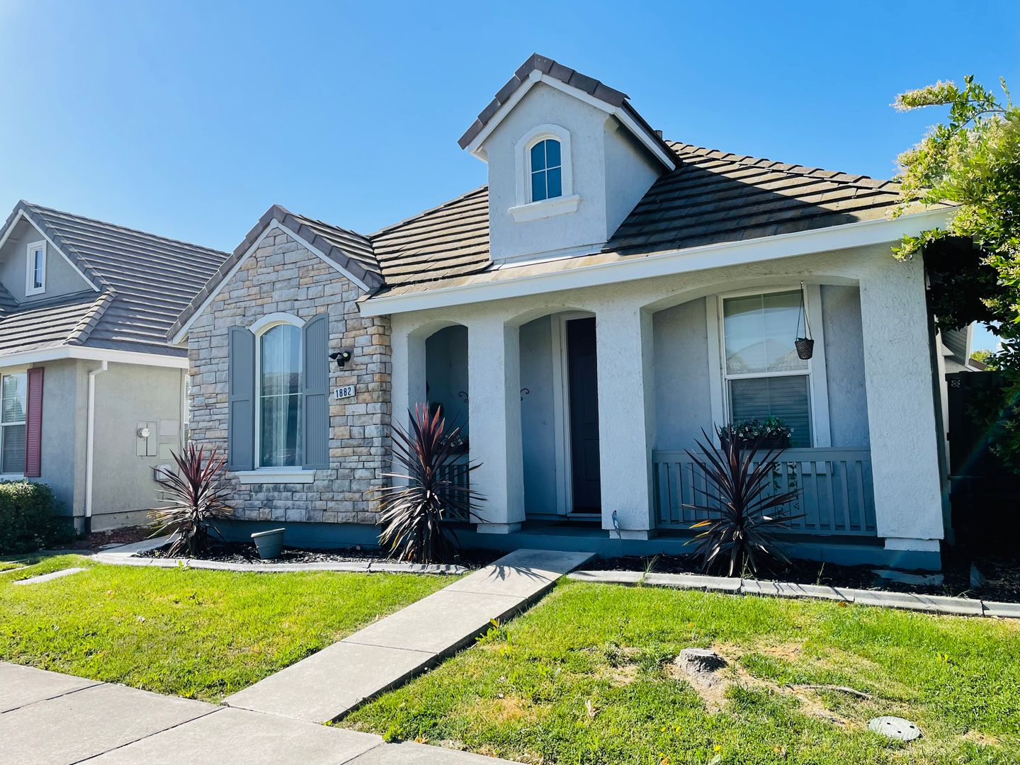 Sacramento House: 1882 Zurlo Way
