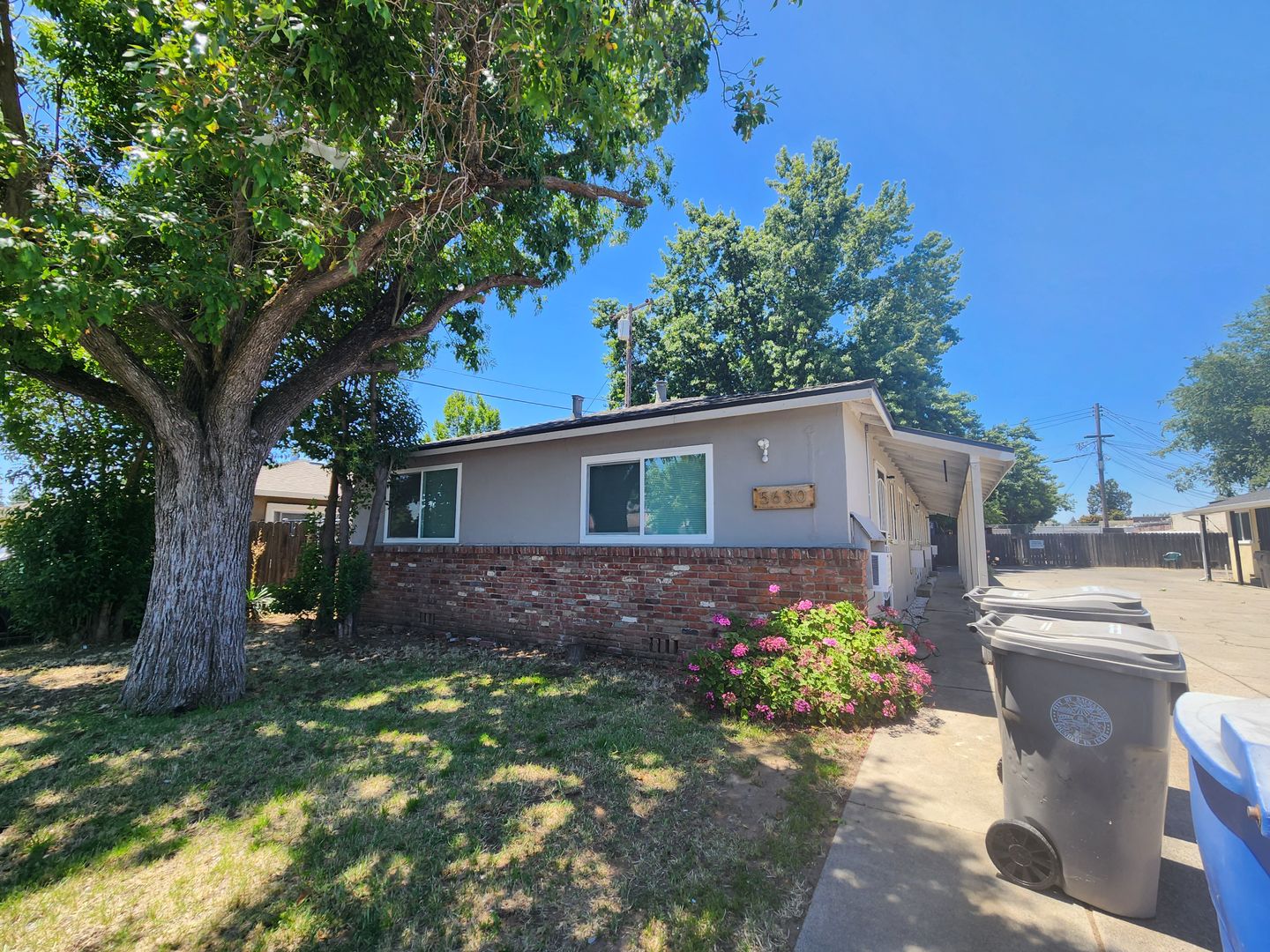 Sacramento Apartment: 5630 53rd Street #2