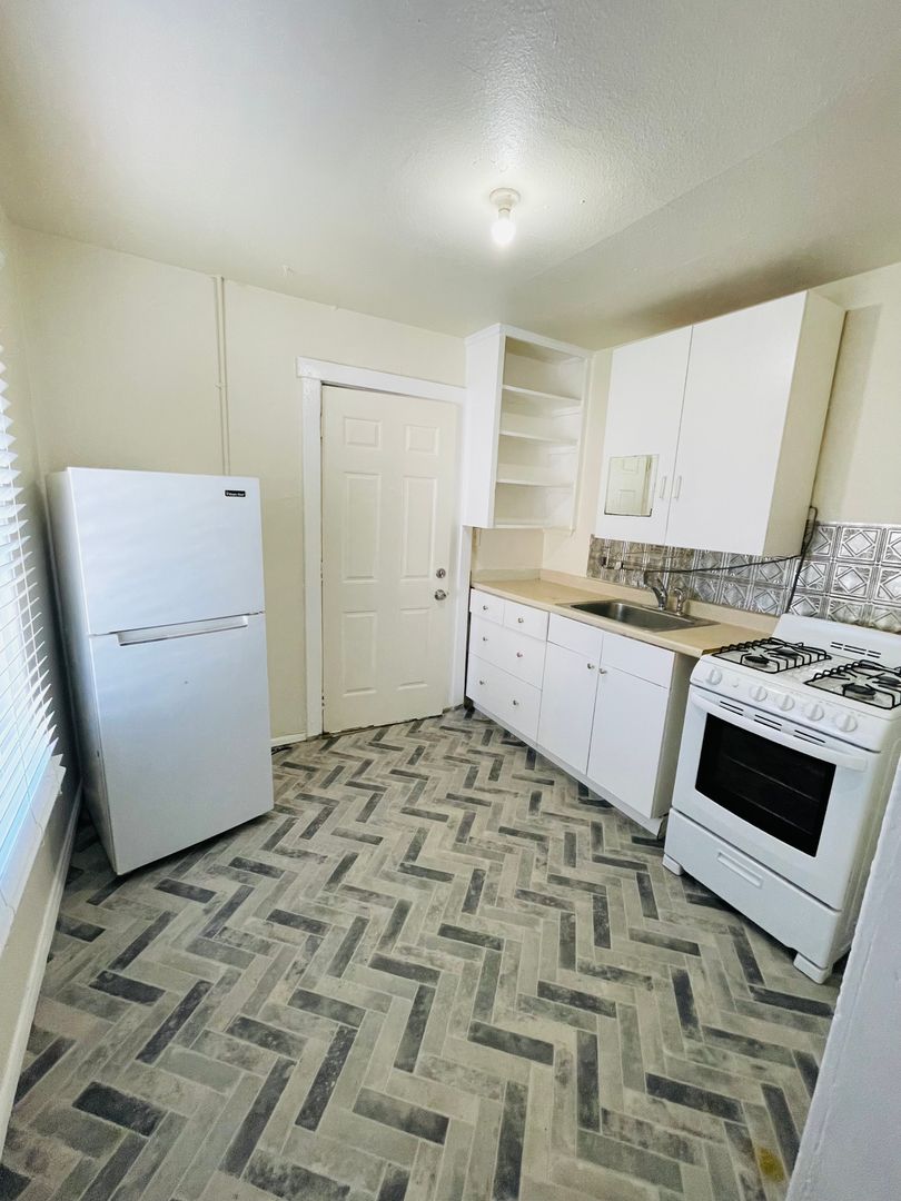 West Sacramento Apartment: 316 6th Street - #11