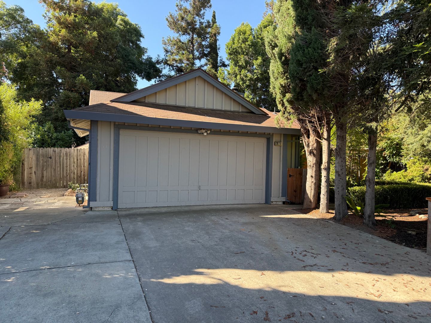West Sacramento House: 2870 Higgins Road