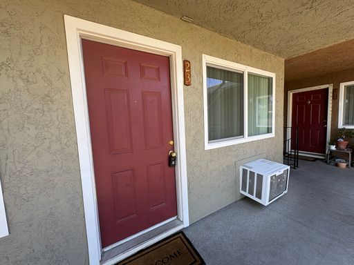 6047 Woodminster Cir #23 - Orangevale 95662