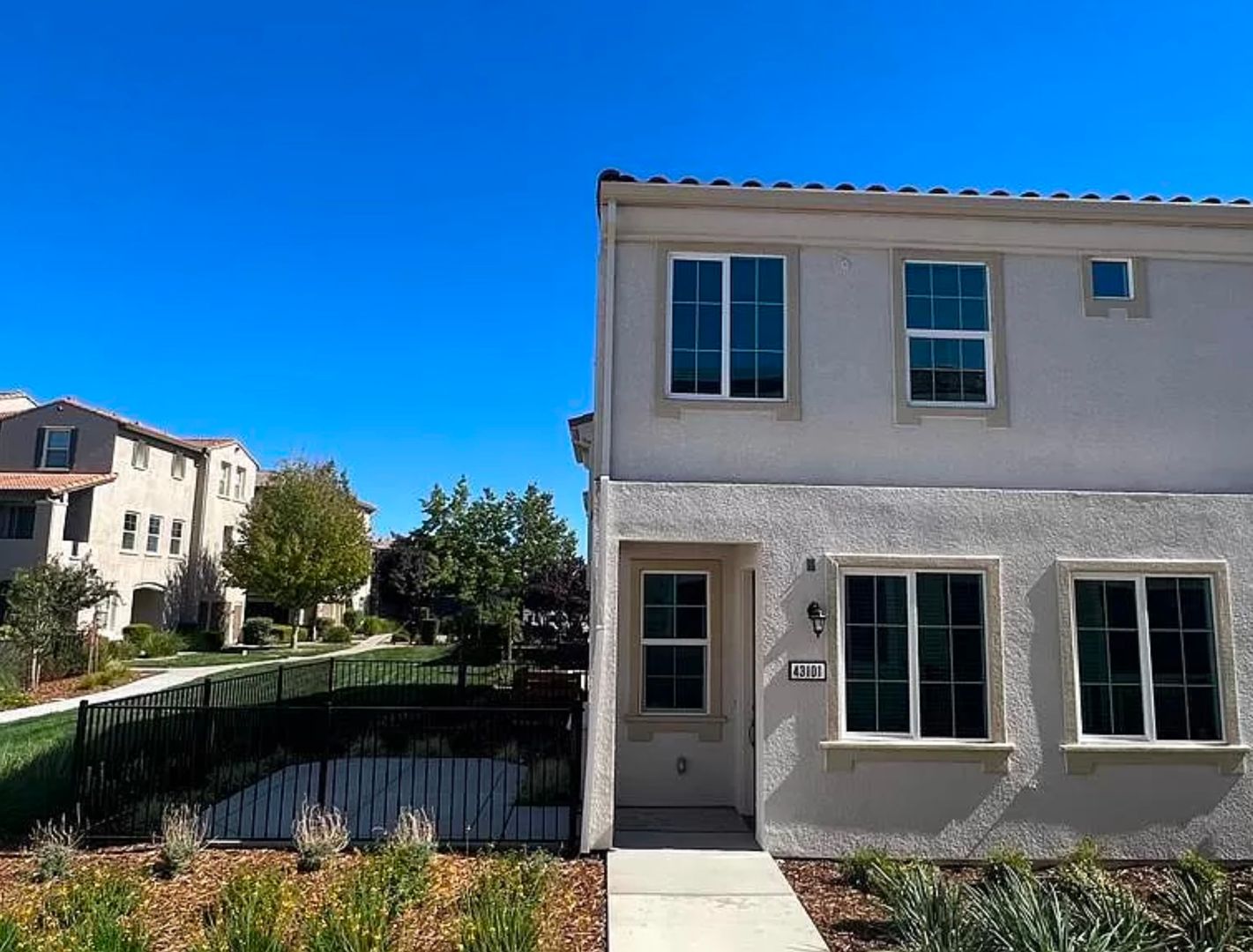 Sacramento House: 5301 E Commerce Way