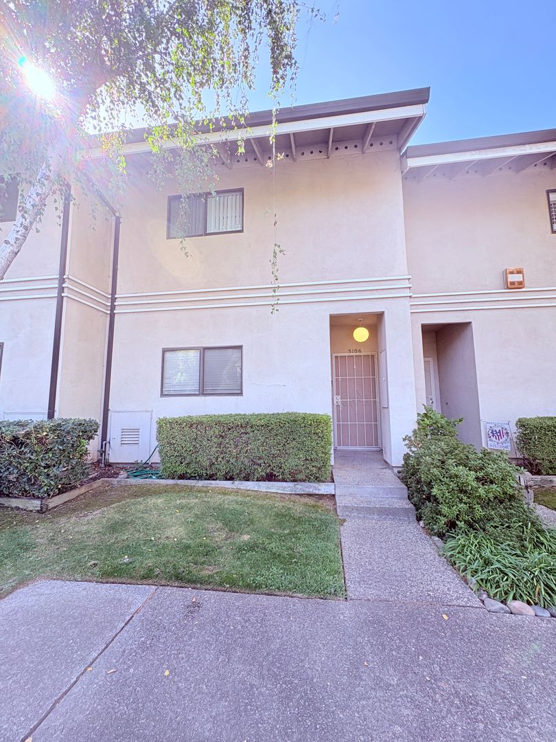 Sacramento Condo: 5106 Griffin Oaks Ln