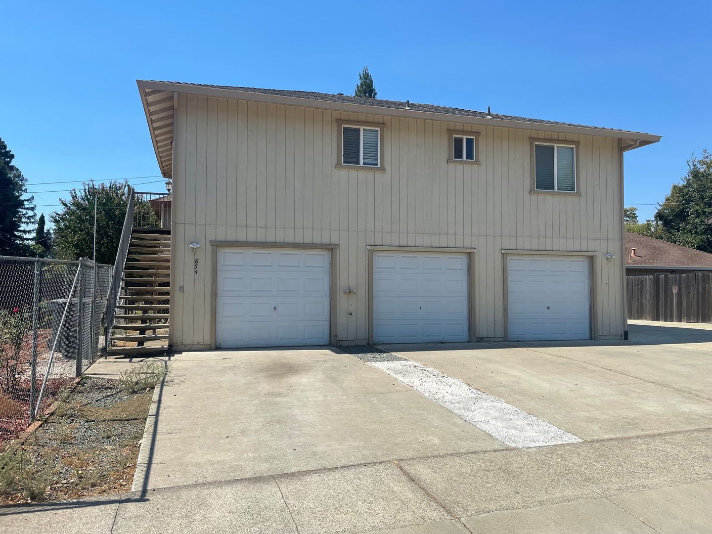 Roseville House: 854 Shearer Street #A
