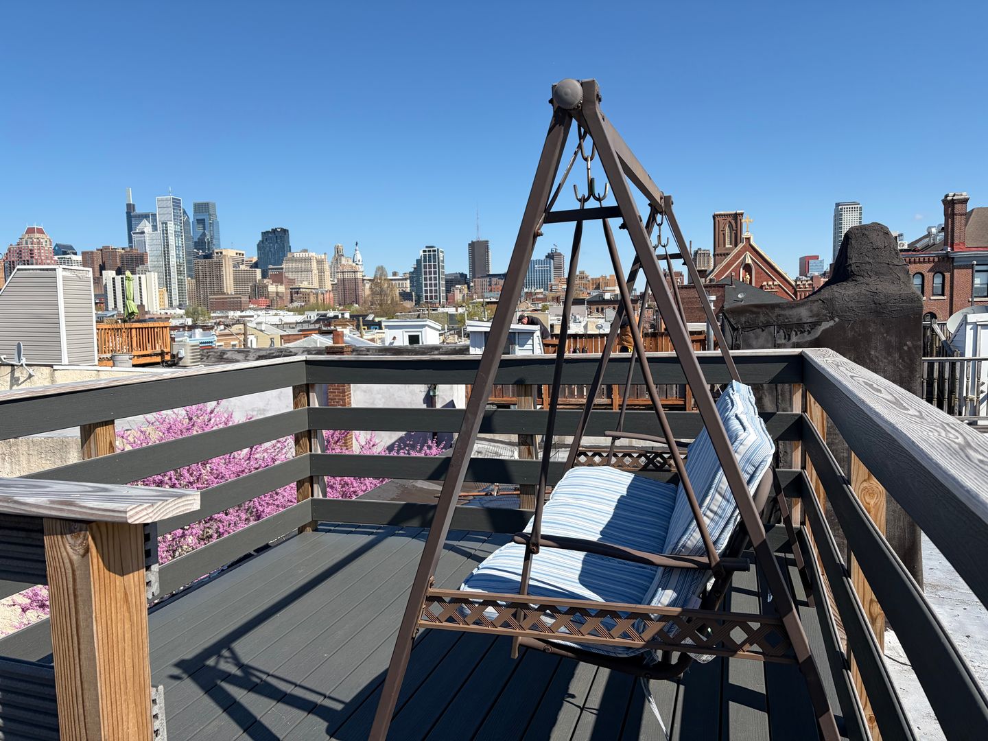 Philadelphia Apartment: 939 Carpenter Street