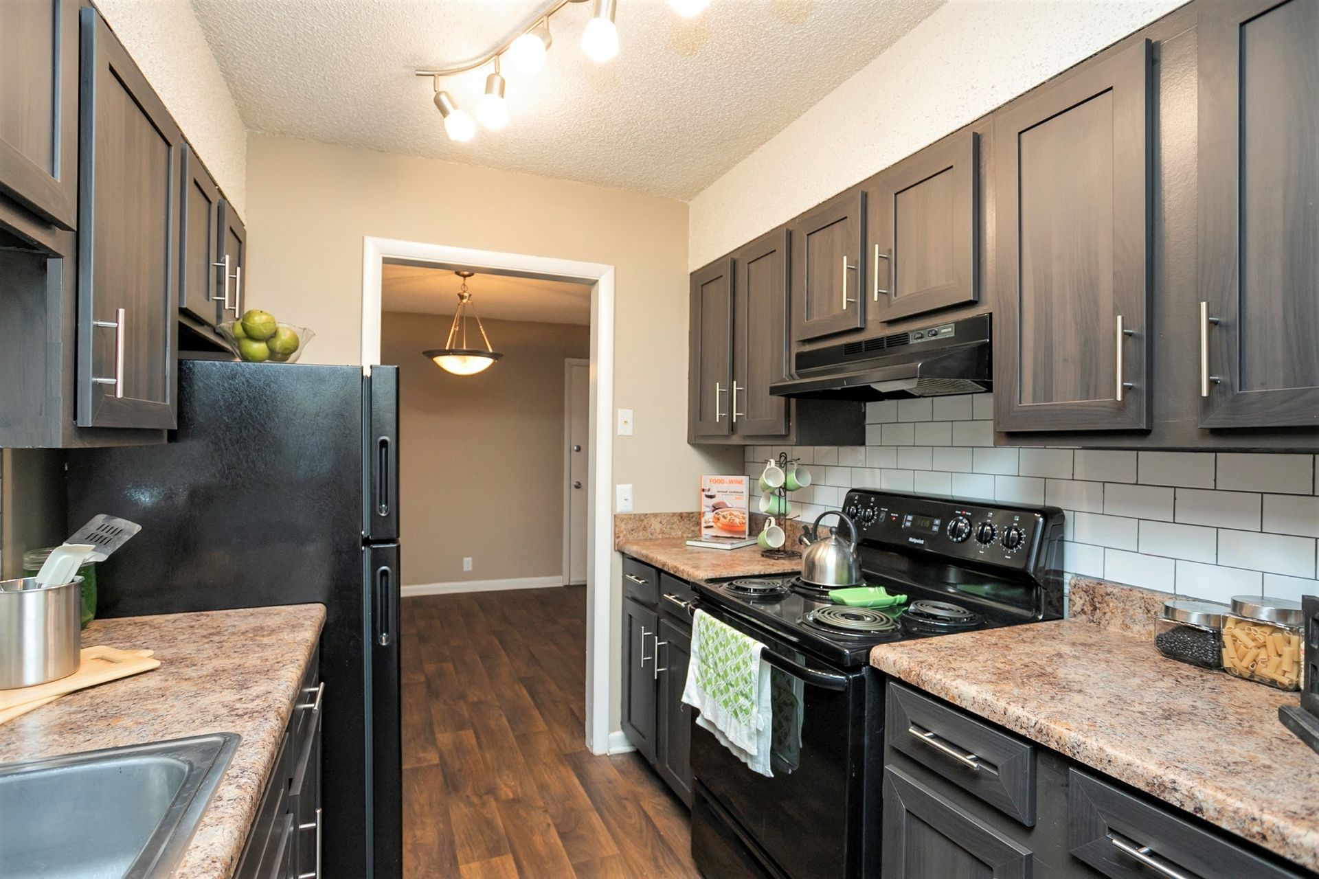 Madison Apartment: 1598 Crestview Dr.