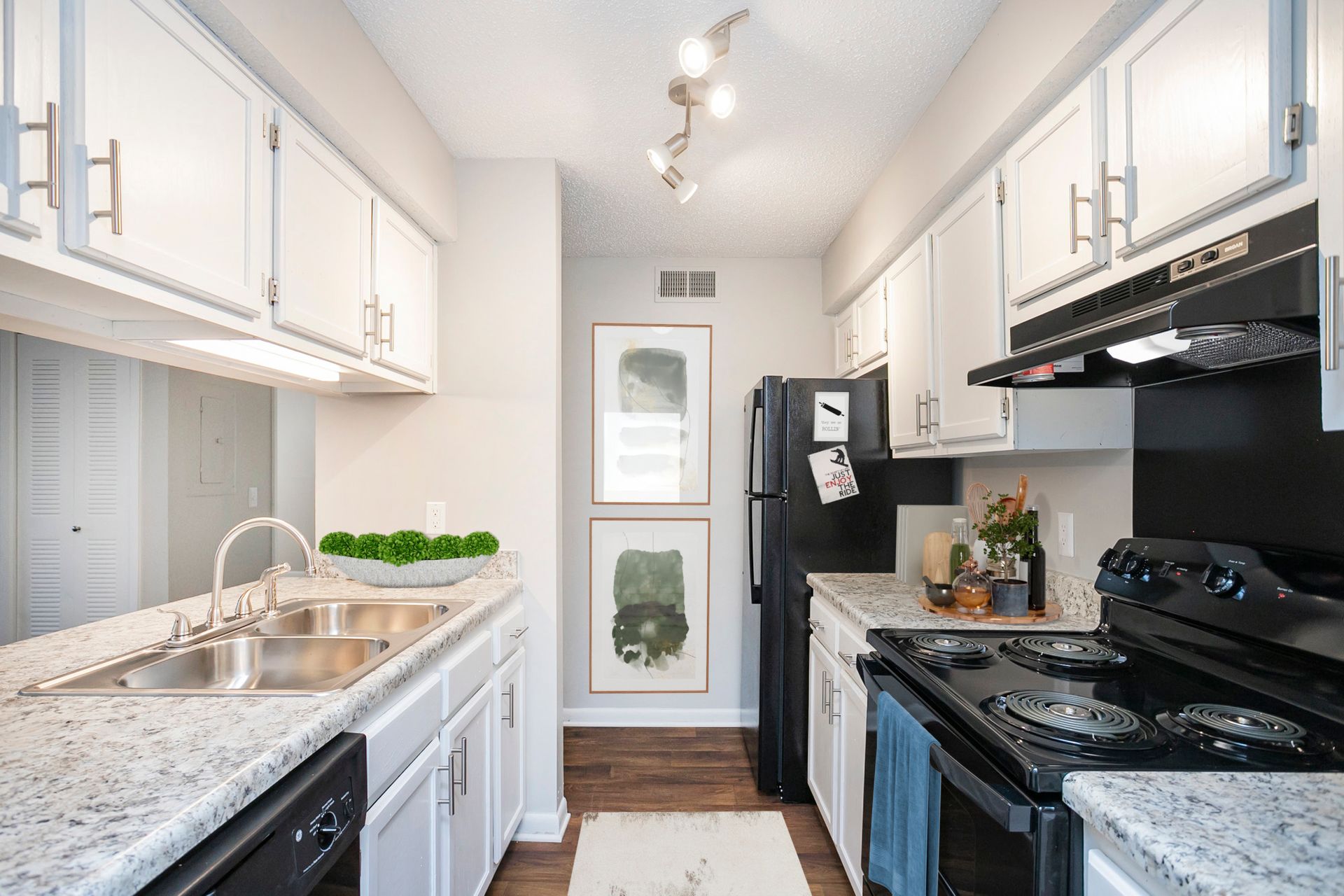 Antioch Apartment: 2337 Una Antioch Pike
