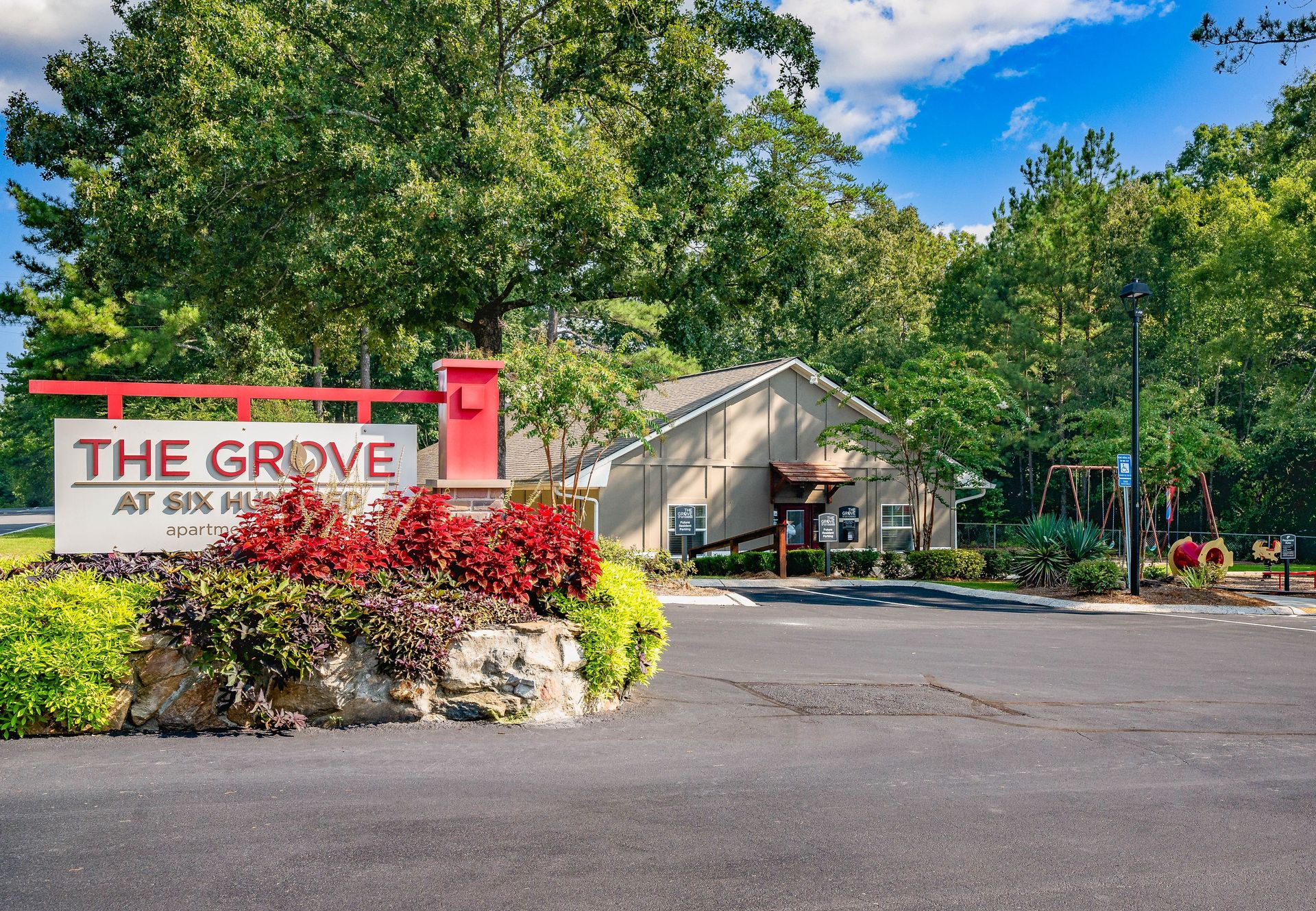 Rome Apartment: 600 Redmond Rd.