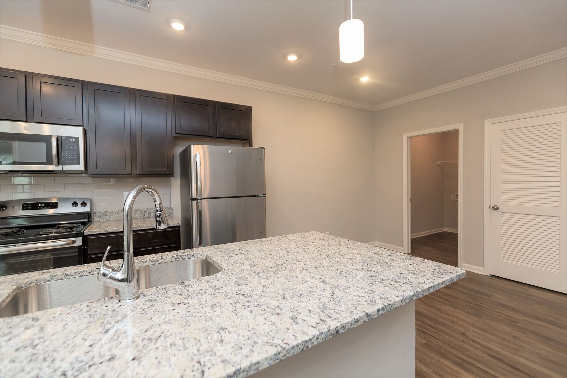 Hixson Apartment: 5221 Old Hixson Pike