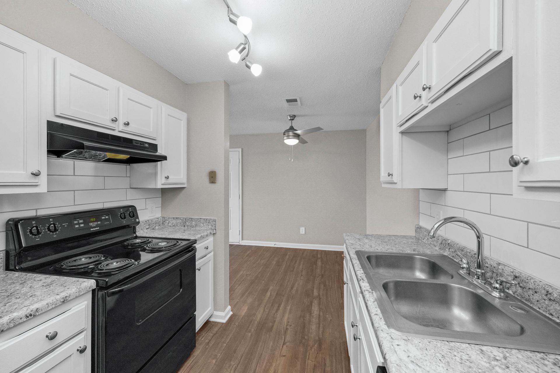 Greenbrier Apartment: 2045 US 41