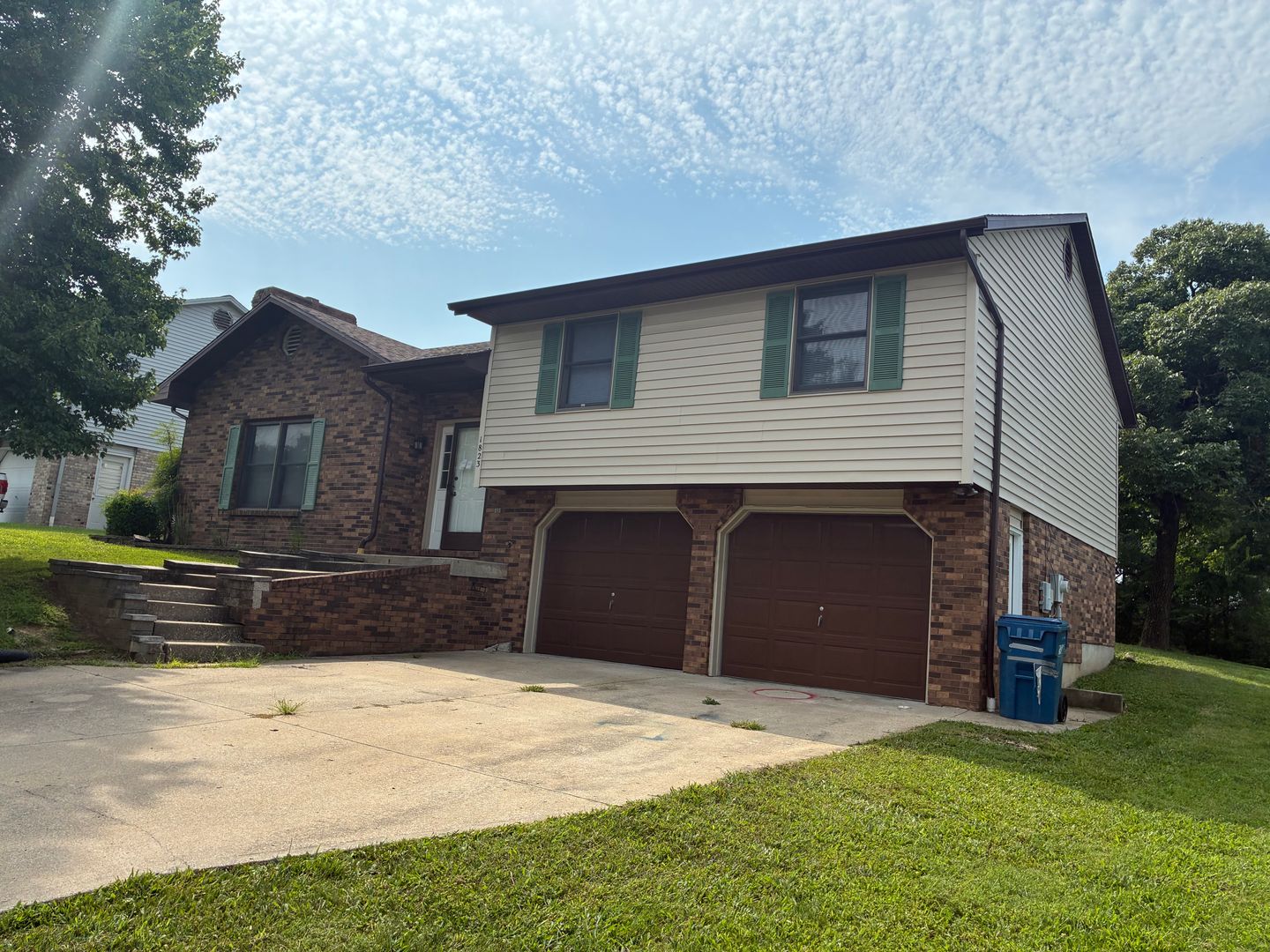 Jefferson City House: 1823 Cedar Ridge Road