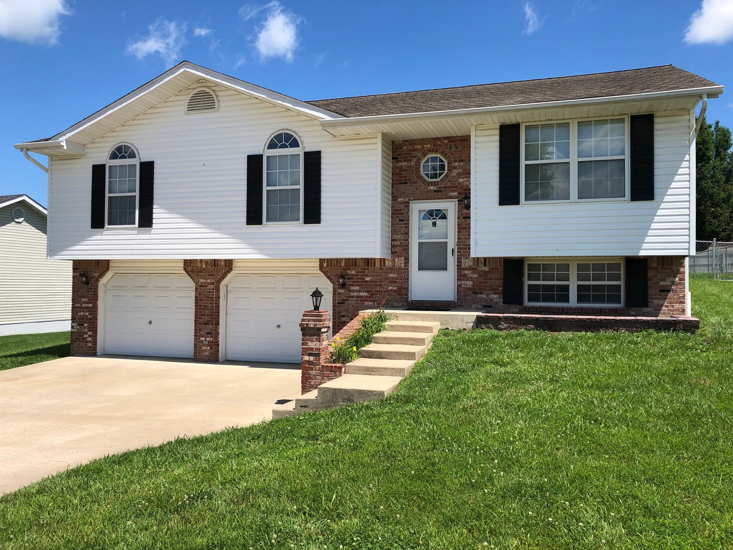 Jefferson City House: 3916 Liverpool Drive