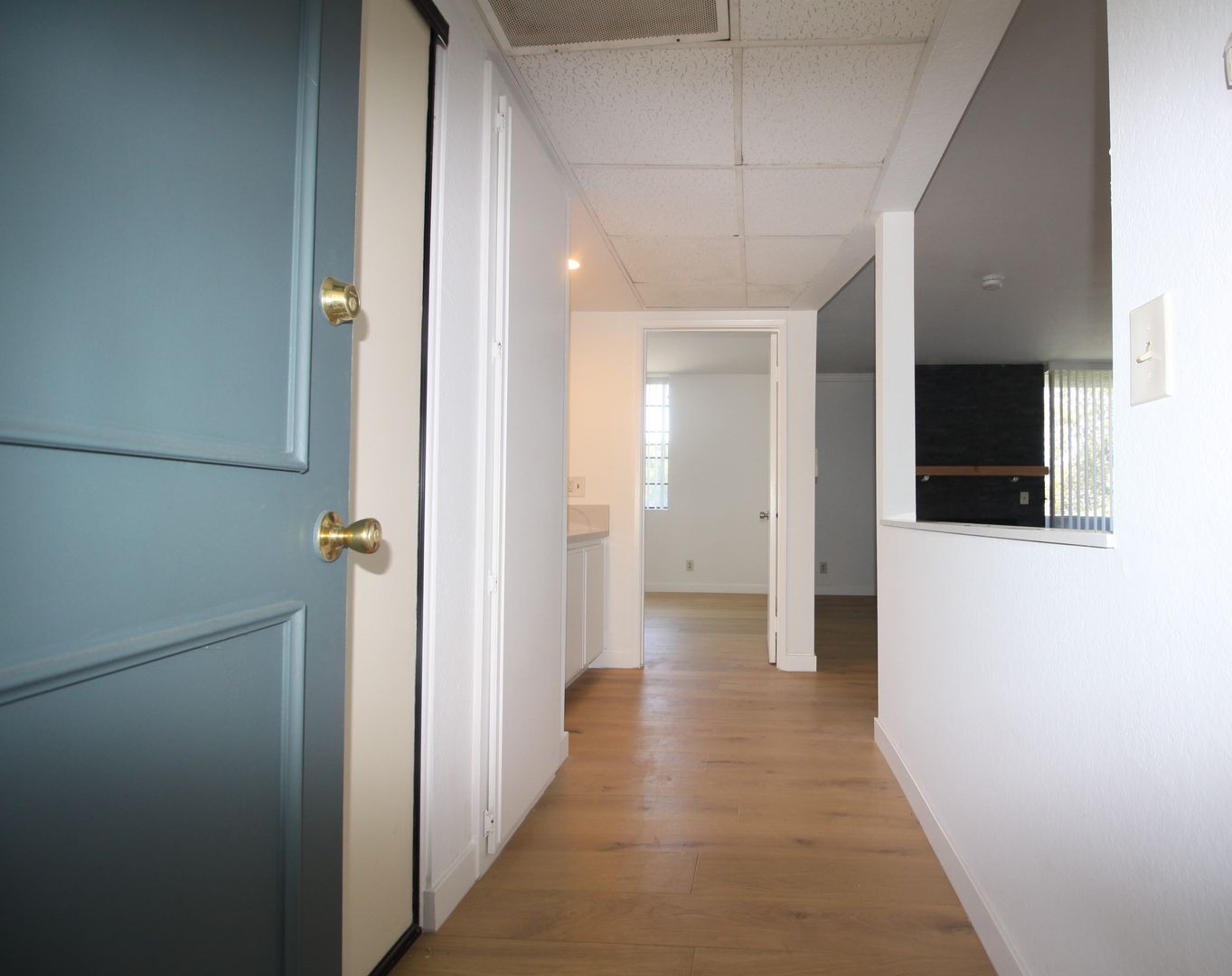 North Hollywood Apartment: 4844 RIVERTON AVE.