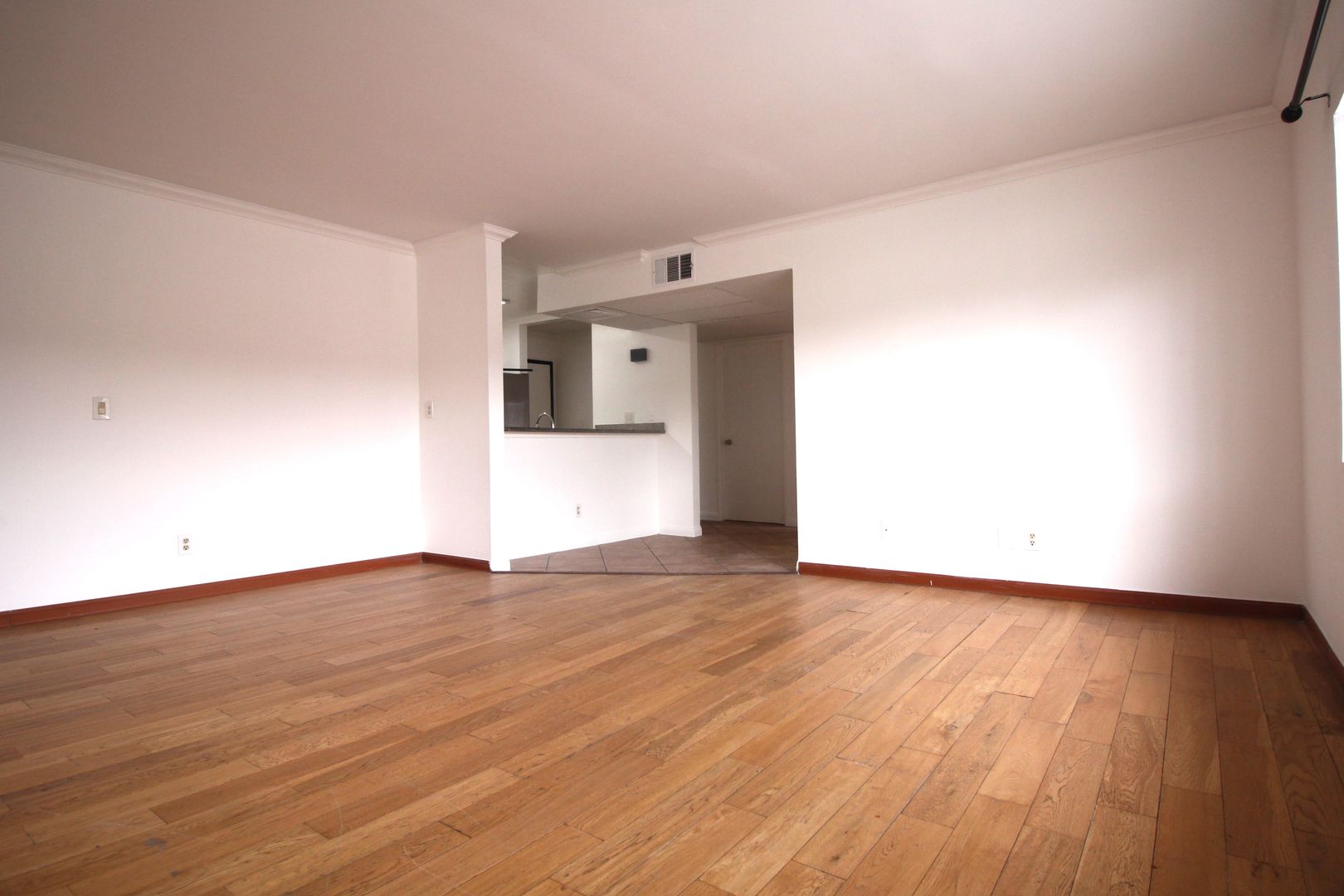 SYLMAR Apartment: 14033 FOOTHILL BLVD.