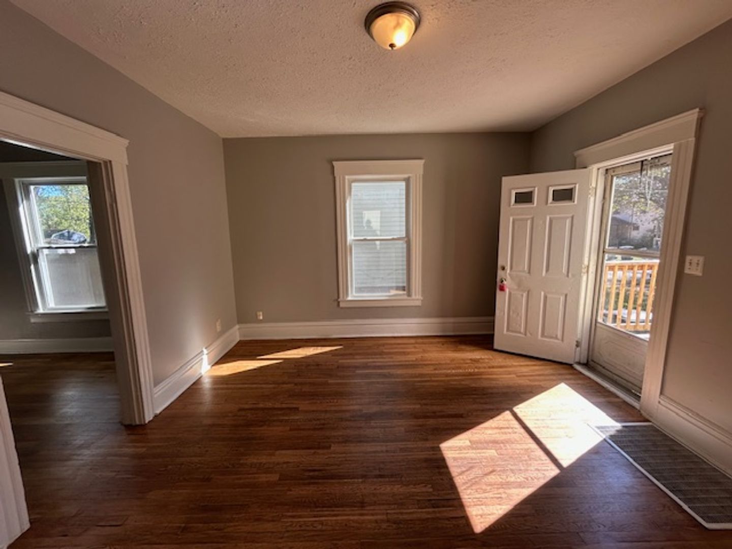 Elyria Apartment: 229 Gates Ave