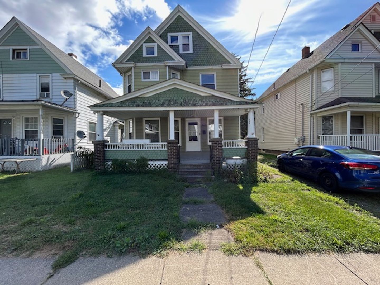 4 Bed - 1 Bath Single Family Home in Elyria - Has Central Air