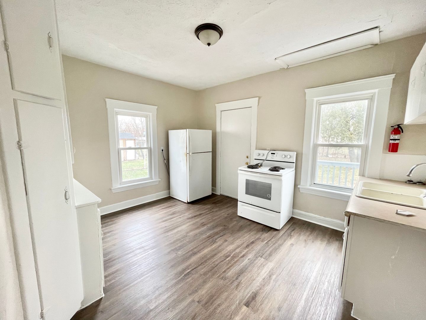 Lorain Apartment: 1728 -1730 E 30th