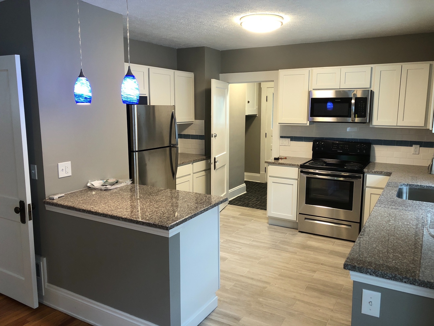 Lakewood Apartment: 2155-2157 Wascana Avenue