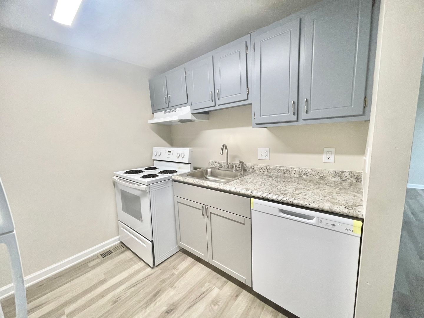 Lorain Apartment: 5520 Beavercrest Dr