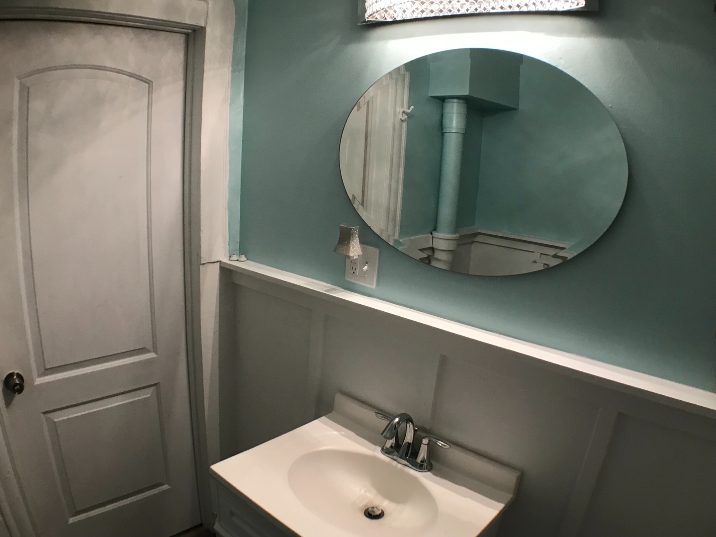 Cleveland House: 3006 Montclair Ave