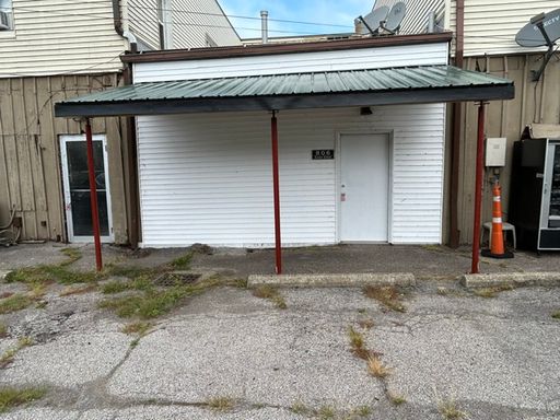 1 Bed- 1 Bath - Just Rehabbed - 1st Floor - Lorain – photo 1