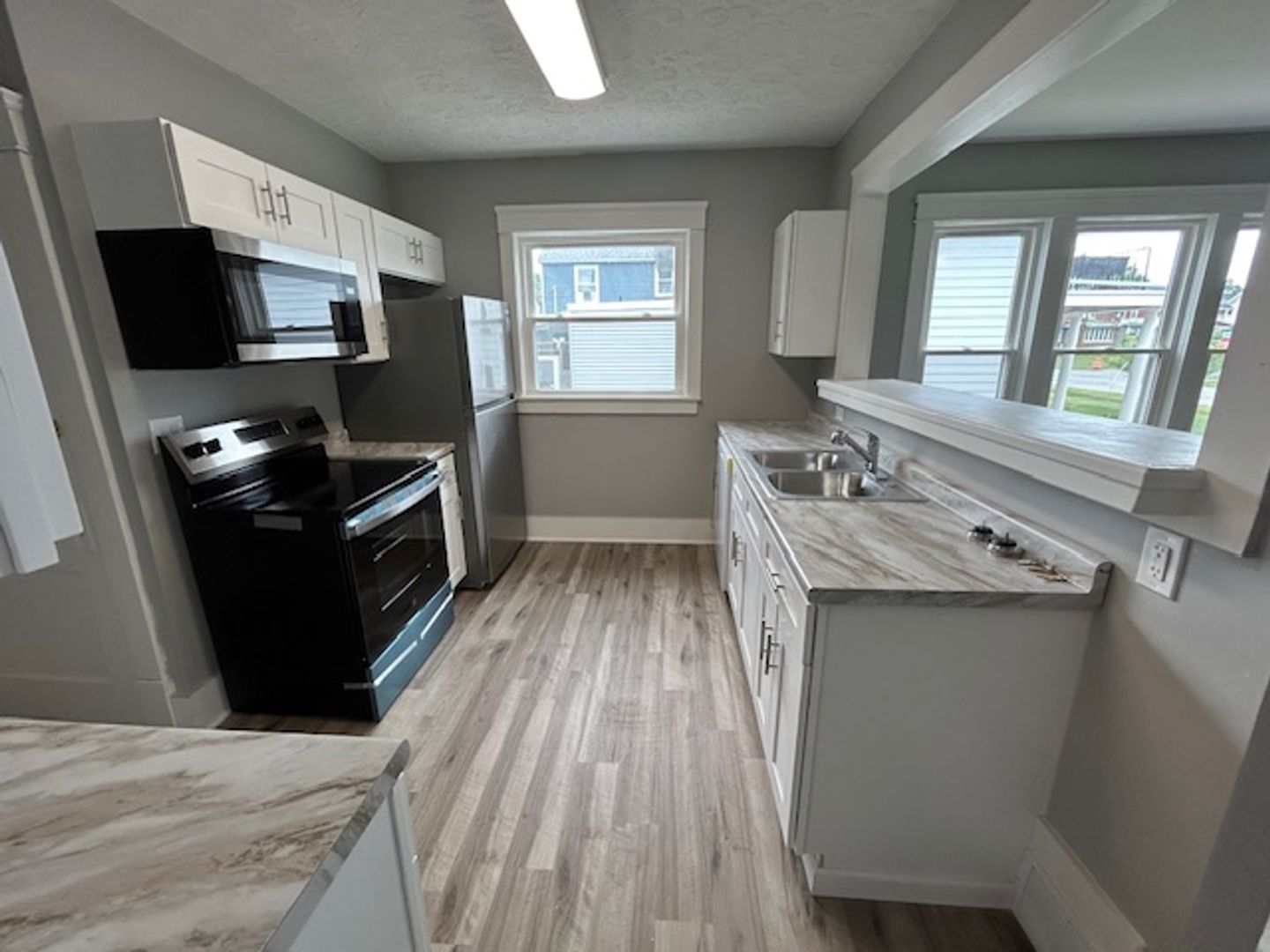 Lorain Apartment: 839 - 841 Allison Ave